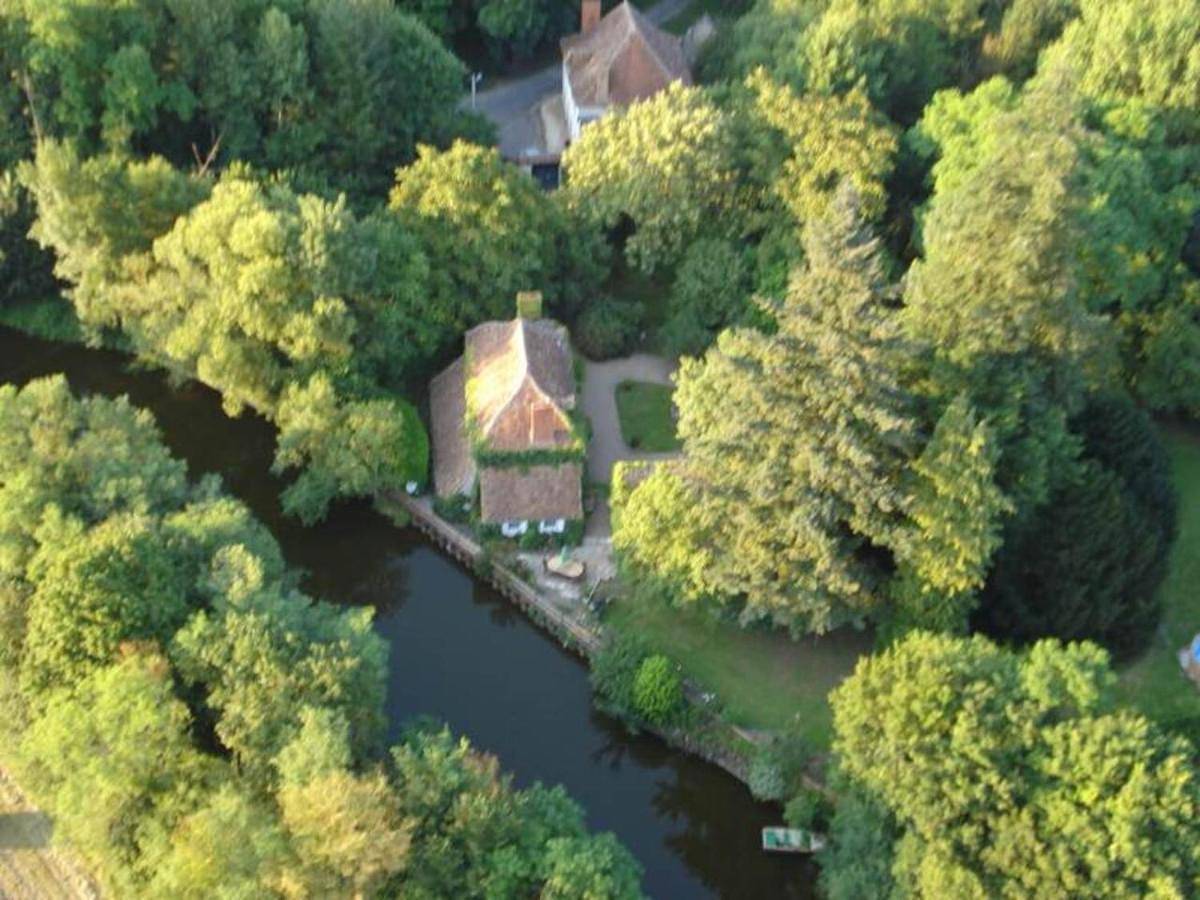 Four-Bedroom House in Vallenay, Saint-Amand-Montrond