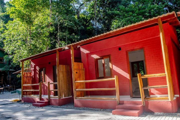 Casas e apartamentos de temporada para 3 pessoas, com jardim em Prado