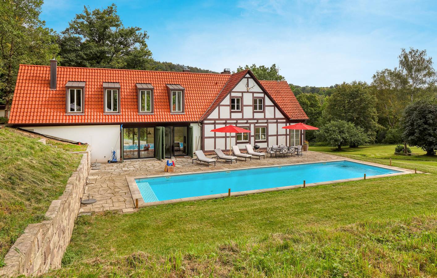 Gemütliche Wohnung mit Pool, Terrasse & Garten in Mengers in Eiterfeld, Rhön-Hessen