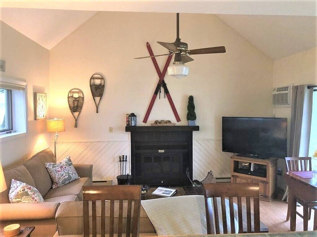 Ganze Wohnung, Wintergreen Retreat Condo Alles in der Nähe und hundefreundlich (Nichtraucher) in Blue Ridge Parkway, Wintergreen