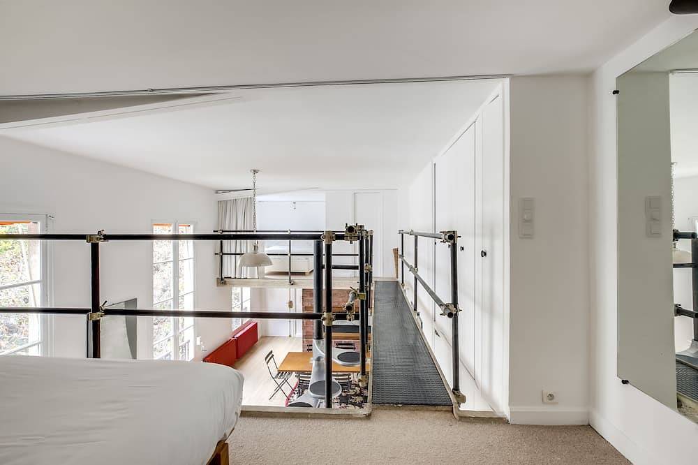Appartement entier, Unit 010 St Germain des Près Duplex 6 pax in Paris, Île de France
