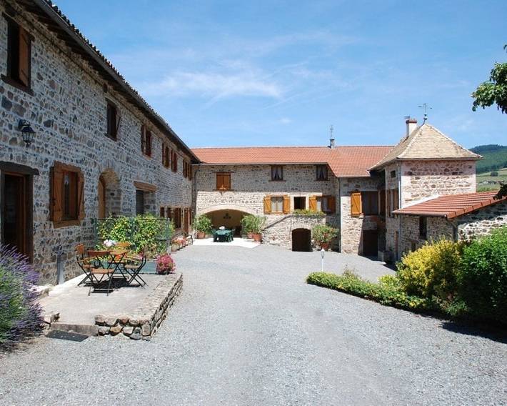 Gîte pour 5 personnes, avec Terrasse et Jardin à Les Ardillats