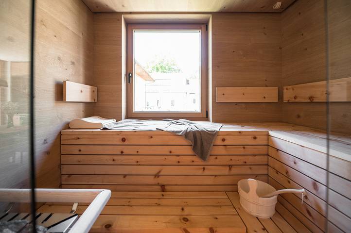 Ferienwohnung für 4 Personen, mit Sauna und Seeblick sowie Garten in Burggrafenamt - 3