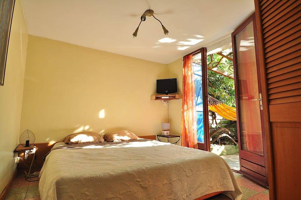 Entire apartment, Appartement T1 33m2 au Calme Tonnelle Ombragée in Marseille, Marseille region