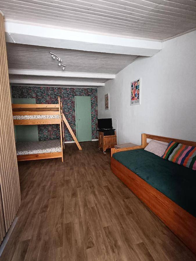 Quadruple Room with Private Bathroom in Tuchan, Côte méditerranéenne (France)