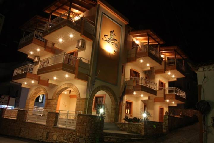 Hotel voor 3 personen, met balkon en uitzicht, kindvriendelijk in Koroni