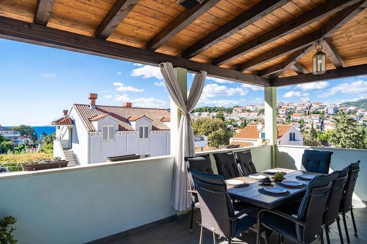 Villa pour 8 personnes, avec balcon et vue à Dubrovnik