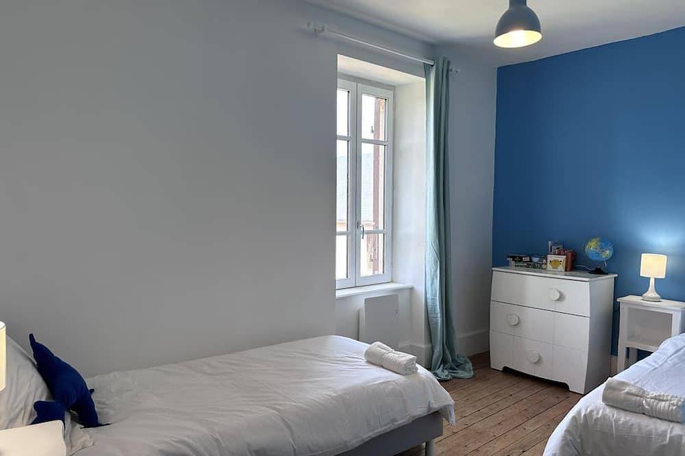 Maison de charme à Jaligny-sur-Besbre, 4 chambres, jardin, draps & ménage inclus in Jaligny-sur-Besbre, Région de Vichy