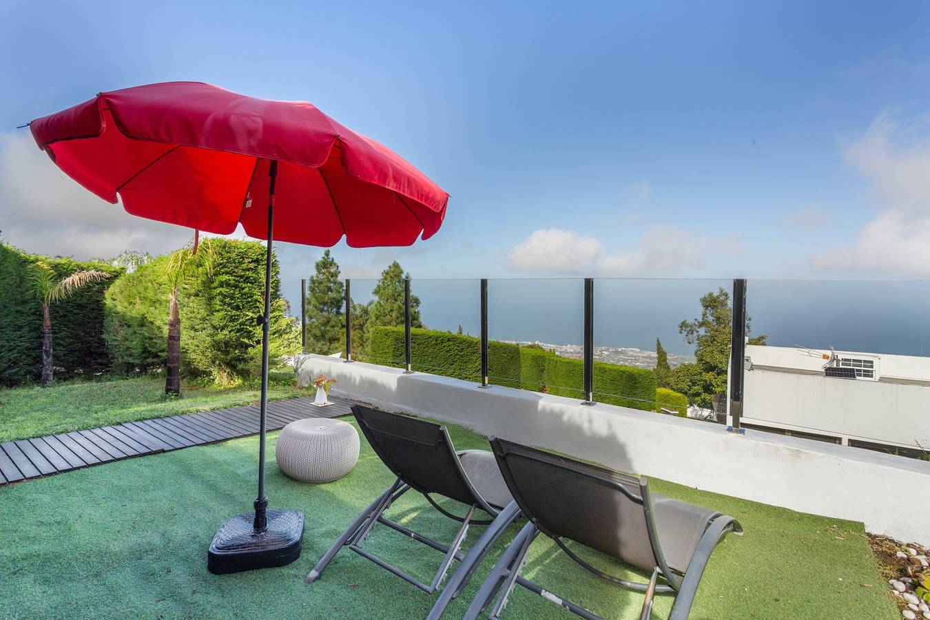 Entire apartment, Romantic Apartment 'Golosa 3' with Fireplace, Wi-Fi, Shared Pool & Jacuzzi in Cañeño, La Orotava