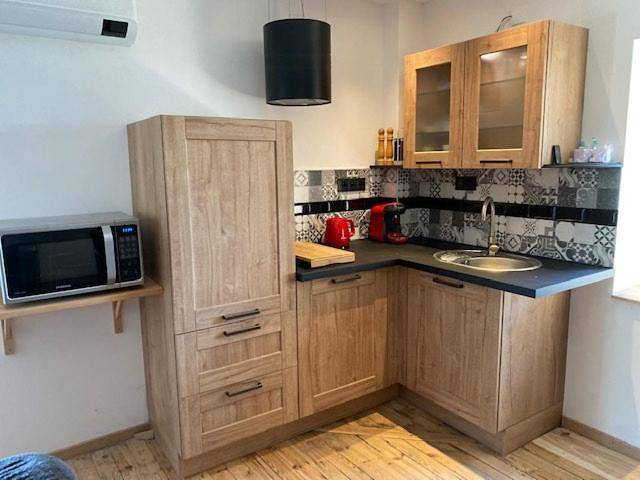 Location de vacances pour 2 personnes, avec Terrasse et Piscine à Cusset - 4