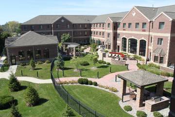 Vacation Rental for 6 Guests in Carmel, Indiana, Picture 3