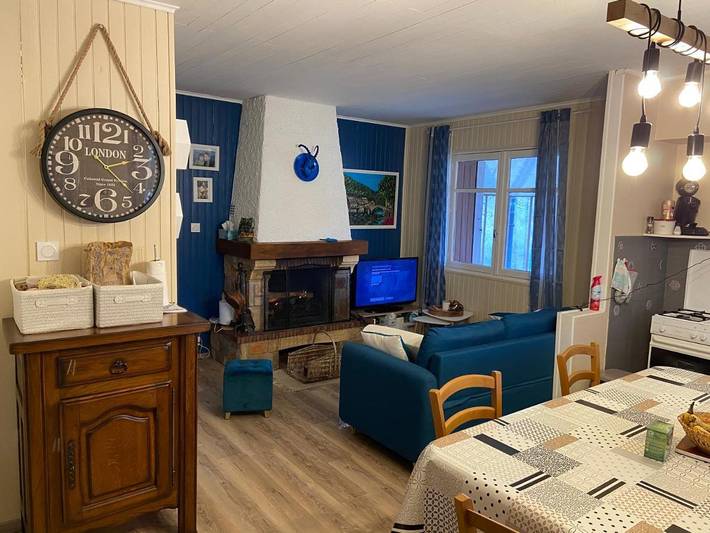 Location de vacances pour 5 personnes, avec Terrasse ainsi que Jardin et Vue à Saint-Maurice-de-Ventalon