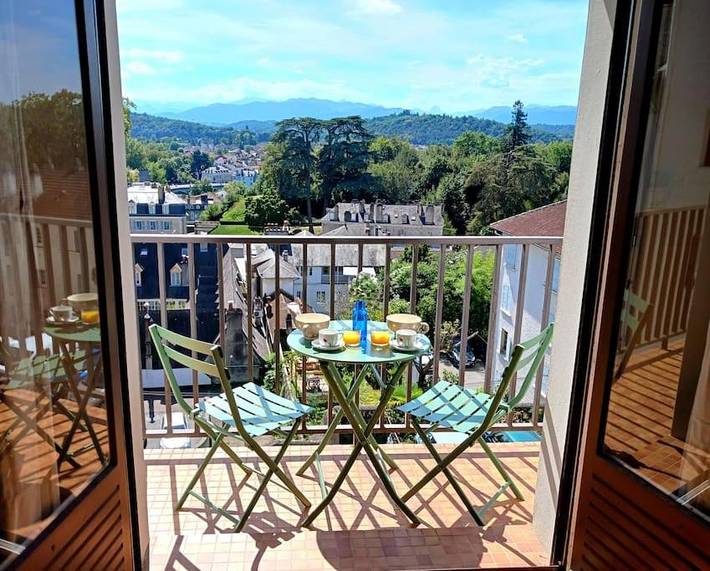 Location de vacances pour 6 personnes, avec balcon et vue à Pau