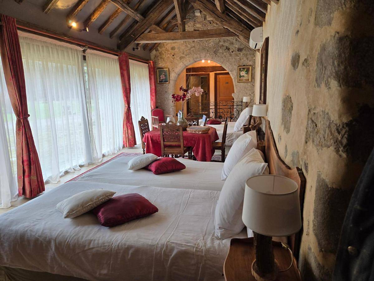 Suite familiale Galerie et Conciergerie in La Chapelle-Rablais, Seine-et-Marne