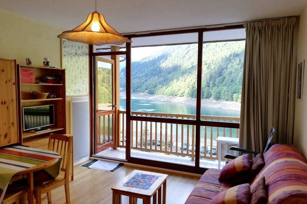 Entire apartment, Pretty T2 - 5 People Lake And Mountain View - Artouste Resort in Station d'Artouste, Laruns