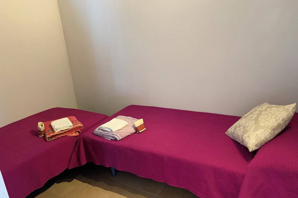 Agradable Casa Con Chimenea Y Patio Privado in Adradas, Provincia de Soria