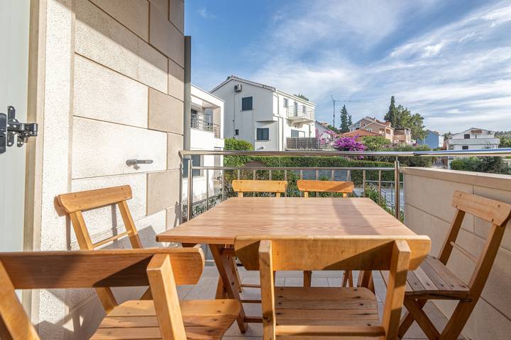 Ferienwohnung für 6 Personen, mit Balkon/Terrasse und Pool