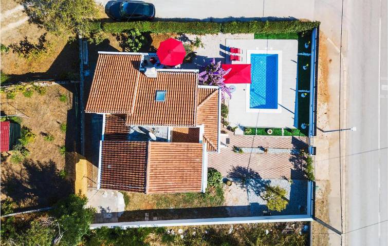 Ferienhaus für 5 Personen, mit Terrasse und Garten sowie Seeblick in Privlaka - 2