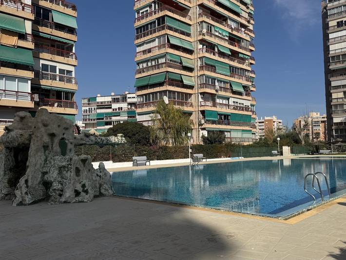 Apartamento vacacional entero, Precioso apartamento en Alicante de 3 habitaciones con vistas in El Cabo de las Huertas, Alicante