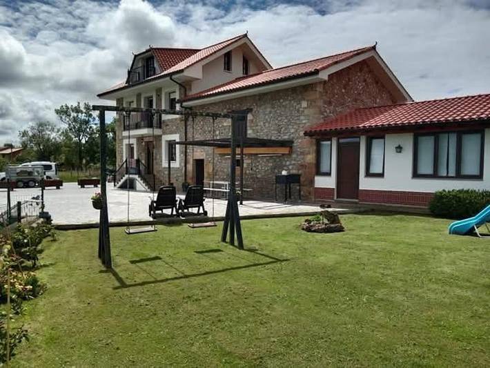 Casa rural para 11 personas, con jardín y vistas, Se admiten mascotas en Liérganes