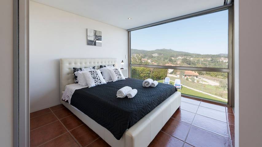 Location de vacances pour 10 personnes, avec balcon ainsi que jardin et piscine à Penafiel - 3