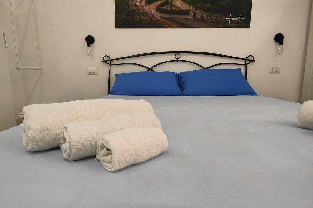 Appartamento intero, Monolocale in Penisola sorrentina, a 300 metri dal mare e dalla spiaggia libera in Castellammare di Stabia, Napoli e dintorni
