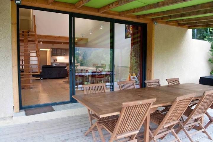 Location de vacances pour 4 personnes, avec terrasse et piscine à Entrepierres - 3