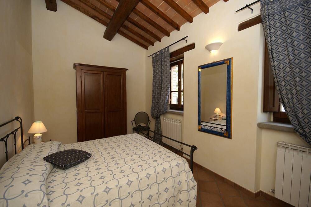 Villa in Umbertide with Pool and Garden in Umbertide, Valtiberina