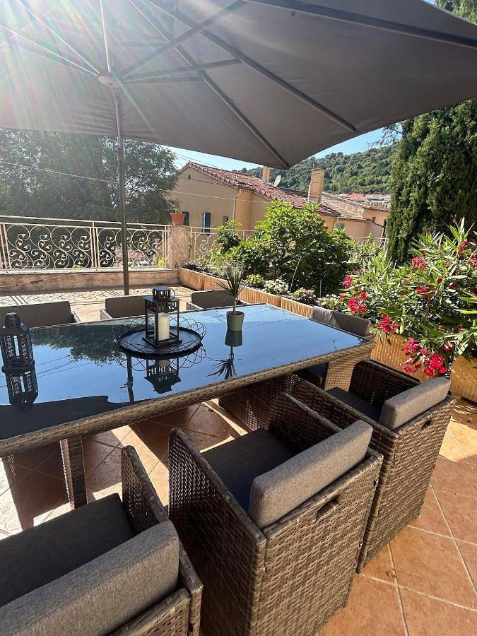 Location de vacances pour 8 personnes, avec jardin et terrasse, animaux acceptés à La Turbie - 2