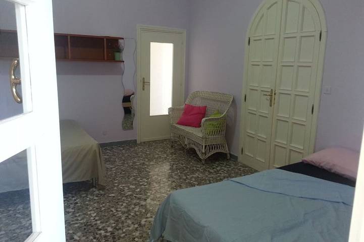 Villa indipendente con due ampie verande, 8+1 posti letto, 400 m circa dal mare. in Spiaggia presso le Dune di Campomarino, Campomarino (Puglia)