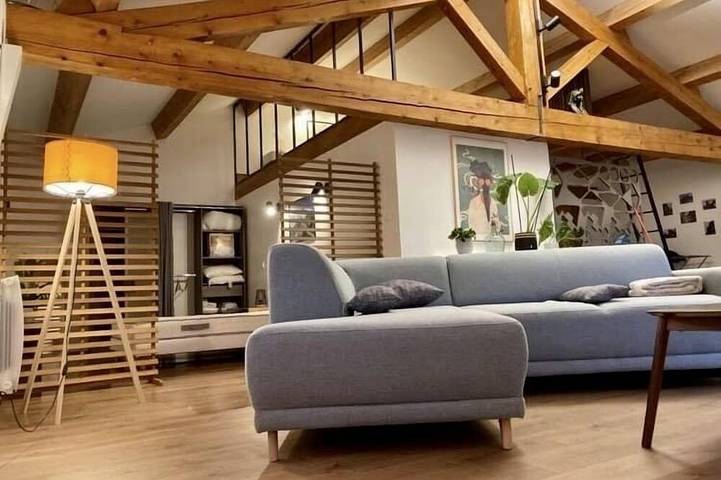 Gîte pour 4 personnes, avec Balcon ainsi que Jardin et Piscine à Ceilhes-et-Rocozels