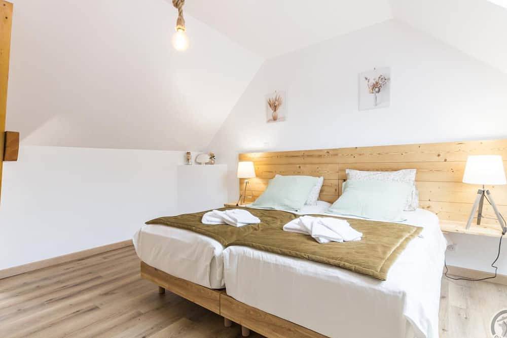 Gîte de charme à La Hague, jardin privé et animaux acceptés in Jobourg, La Hague