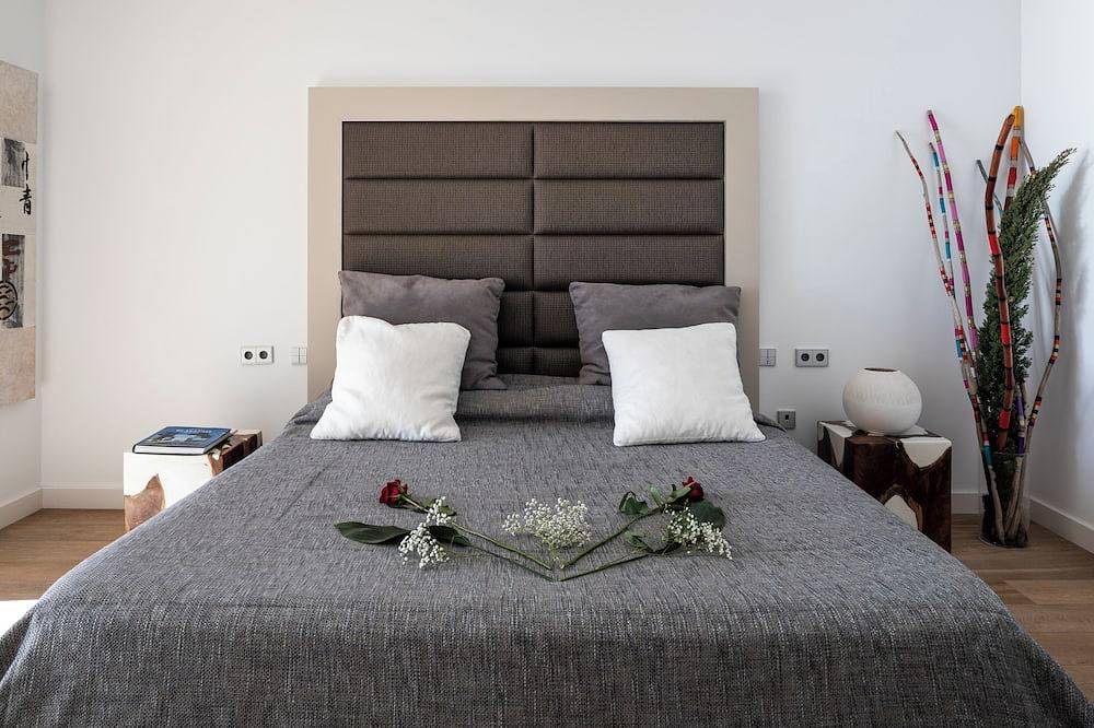 Villa with fantastic sea views in Roca Llisa, Santa Eulària des Riu