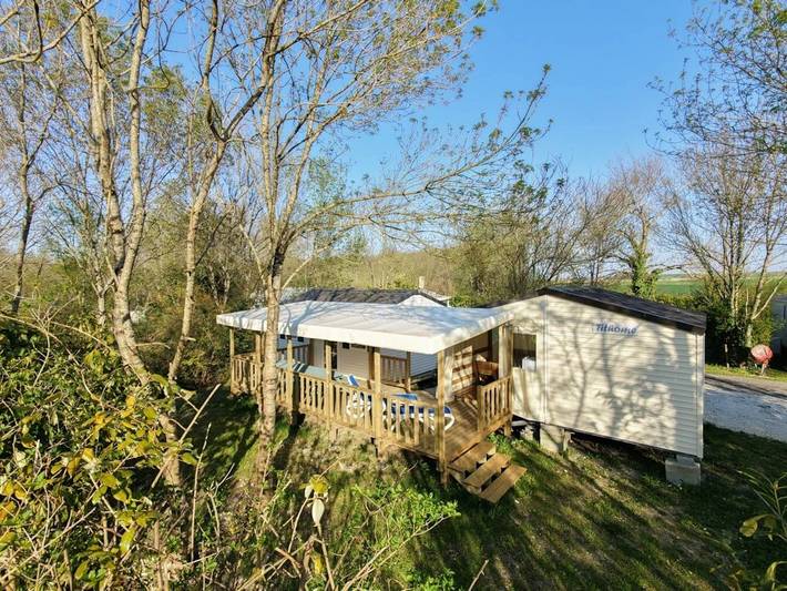 Mobil home pour 9 personnes, avec jardin à Arces