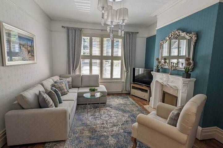 Holiday rental for 8 people, with garden and balcony in Boscombe