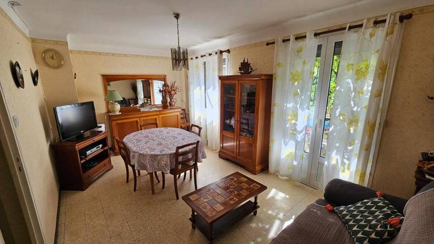 Location de vacances pour 6 personnes, avec jardin, animaux acceptés à Saint-Estève