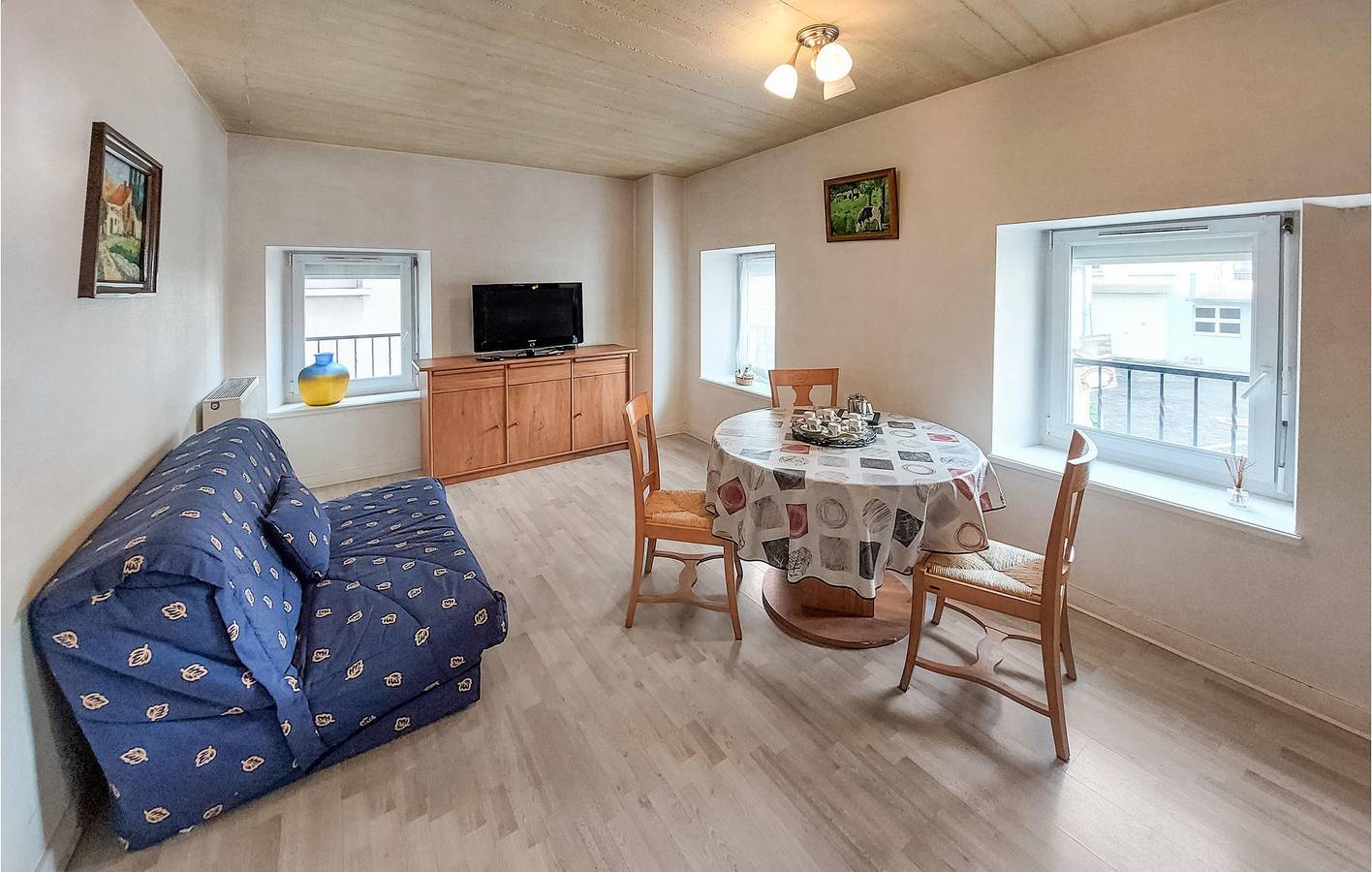 Apartamento vacacional entero, Apartamento frente al río con aparcamiento e Internet in Usson-en-Forez, Montbrison