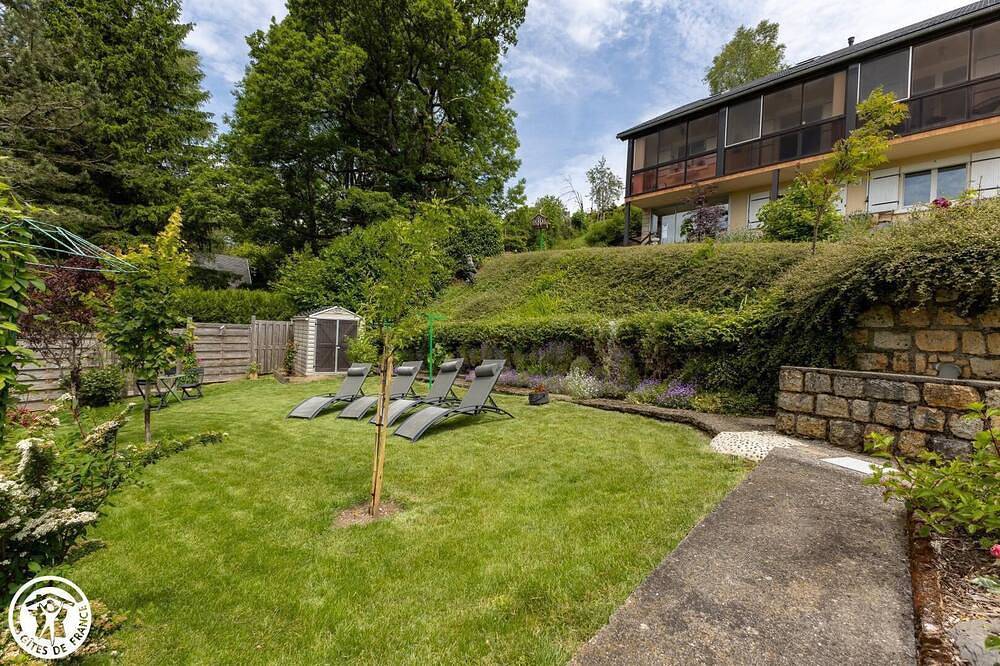 Chez Albert - Murat Le Quaire in Murat-le-Quaire, Volcans d'Auvergne Regional Nature Park