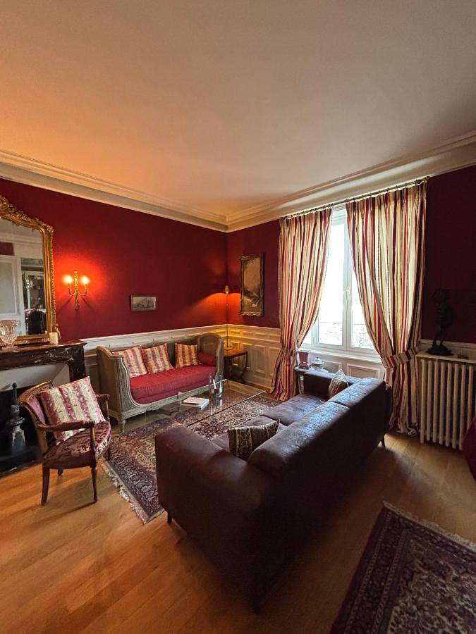 Location de vacances pour 18 personnes, avec terrasse et jardin à Feurs