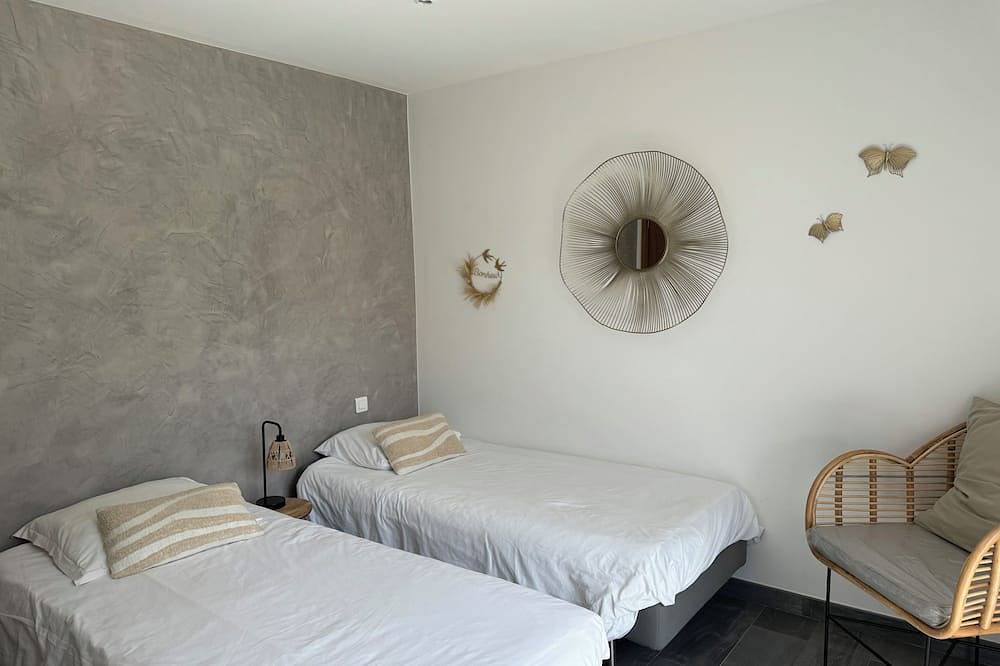 Stone villa with heated pool close to the most beautiful beaches! in Figari, Sartène e dintorni