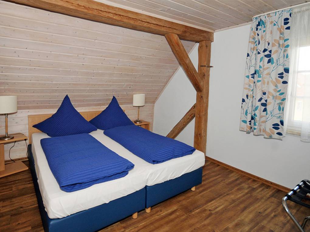 Ganze Ferienwohnung, Kastanienblüte in Colmberg, Romantische Straße