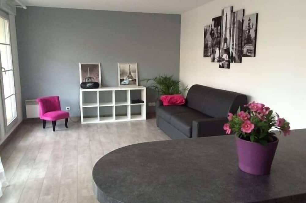 Entire apartment, Studio Disneyland Paris -Terrace in Montévrain, Seine-et-Marne