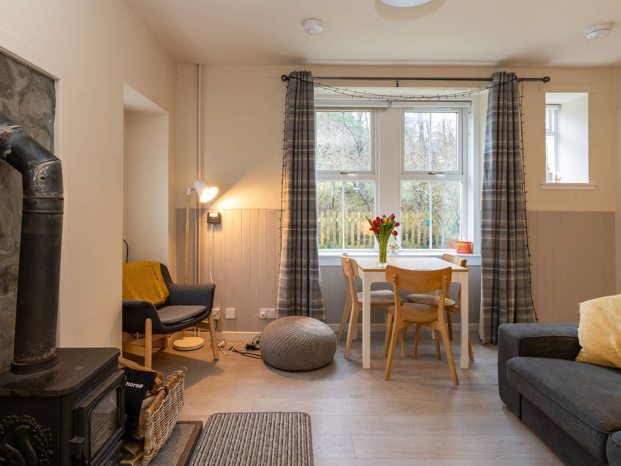 2 Railway Cottage in Highlands