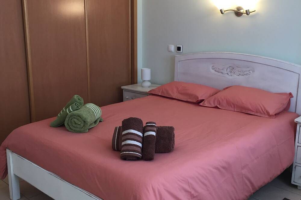 Ganze Wohnung, Casa rustica, Wohnung mit Balkon in Bordeira, Naturpark Südwest-Alentejo und Costa Vicentina