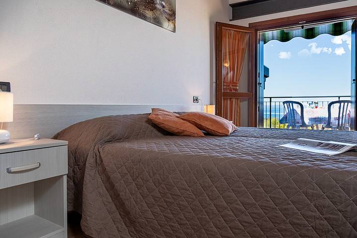 Ferienwohnung für 5 Personen, mit Balkon und Terrasse sowie Seeblick am Gardasee - 3