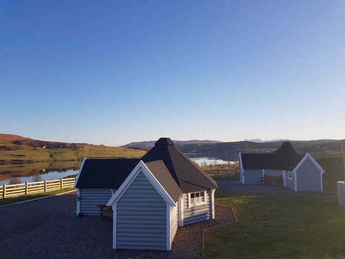Appartement voor 2 personen, with uitzicht and terras as well as tuin and uitzicht op het meer op Skye
