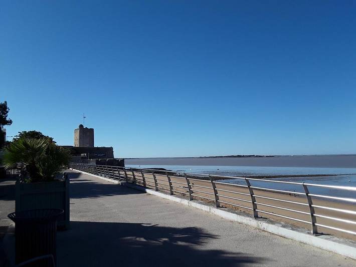 Appartement de vacances pour 4 personnes, avec vue ainsi que bassin pour enfant et terrasse