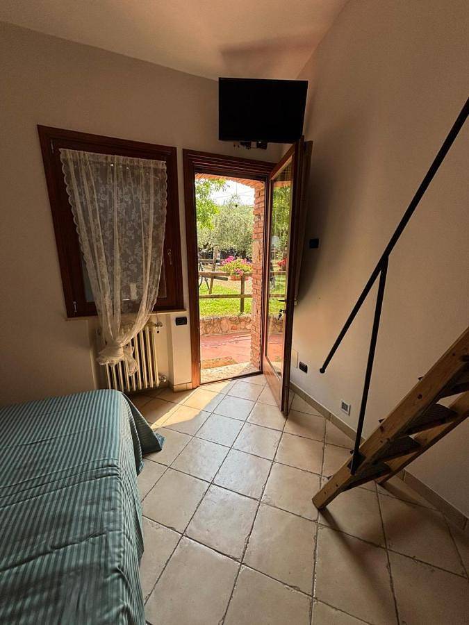 Large Double Room in Cavaion Veronese, Garda Mountains