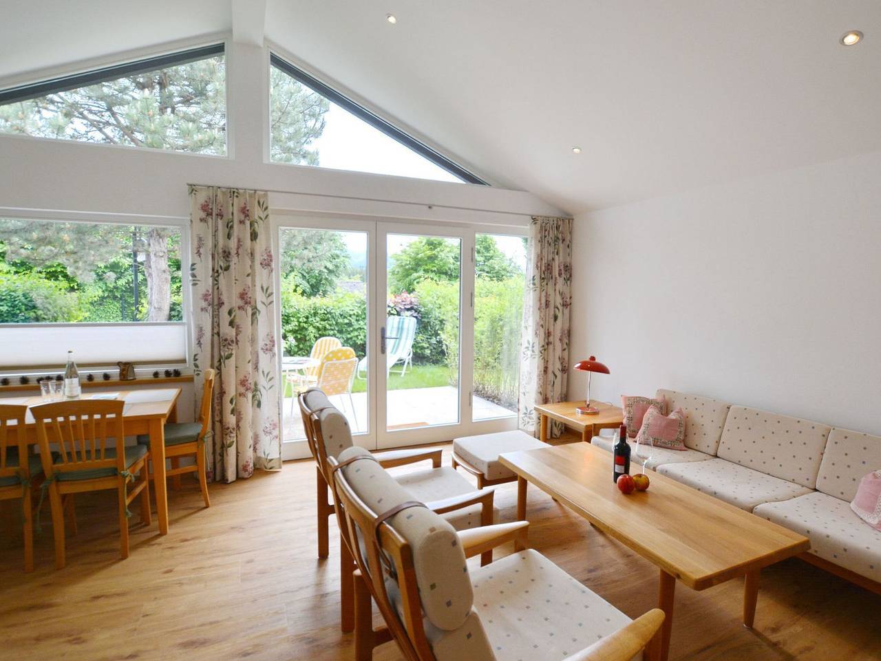 Haus Weitblick - Ferienhaus Weitblick: Sonniges, neu renoviertes Domizil in Seenähe ? direkt am Naturschutzgebiet in Prien, Prien am Chiemsee