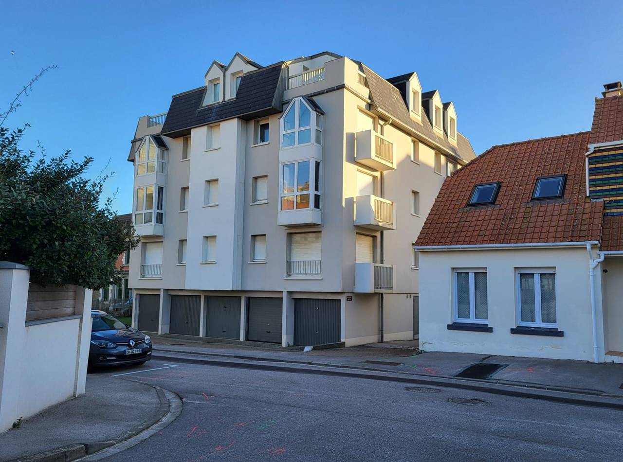 Studio entier, Studio avec terrasse vue mer & parking gratuit à Wimereux in Wimereux, Région de Boulogne-sur-Mer